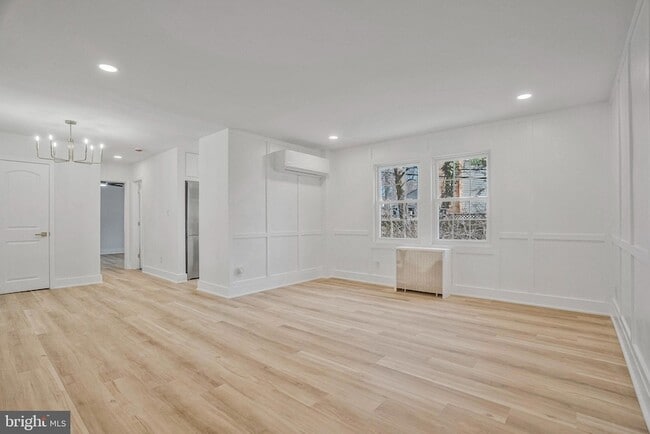 1217 N Kensington St in Arlington, VA - Foto de edificio - Building Photo