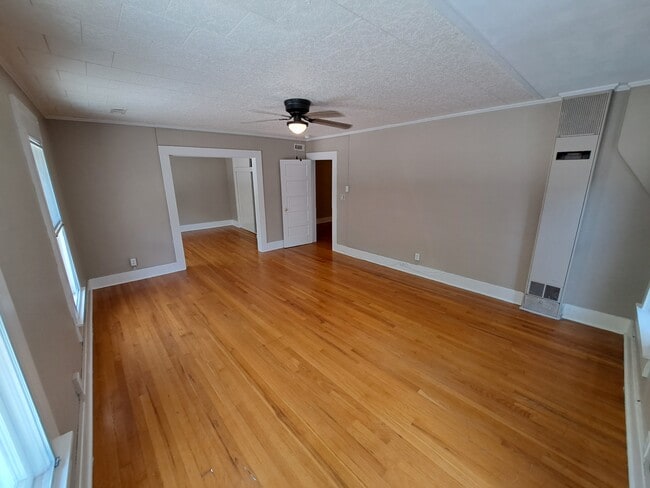 26 1/2 S Main St in Eureka Springs, AR - Building Photo - Building Photo