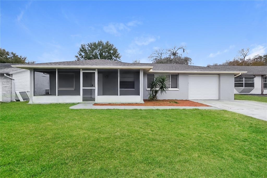 7226 Exemplar Dr in New Port Richey, FL - Building Photo