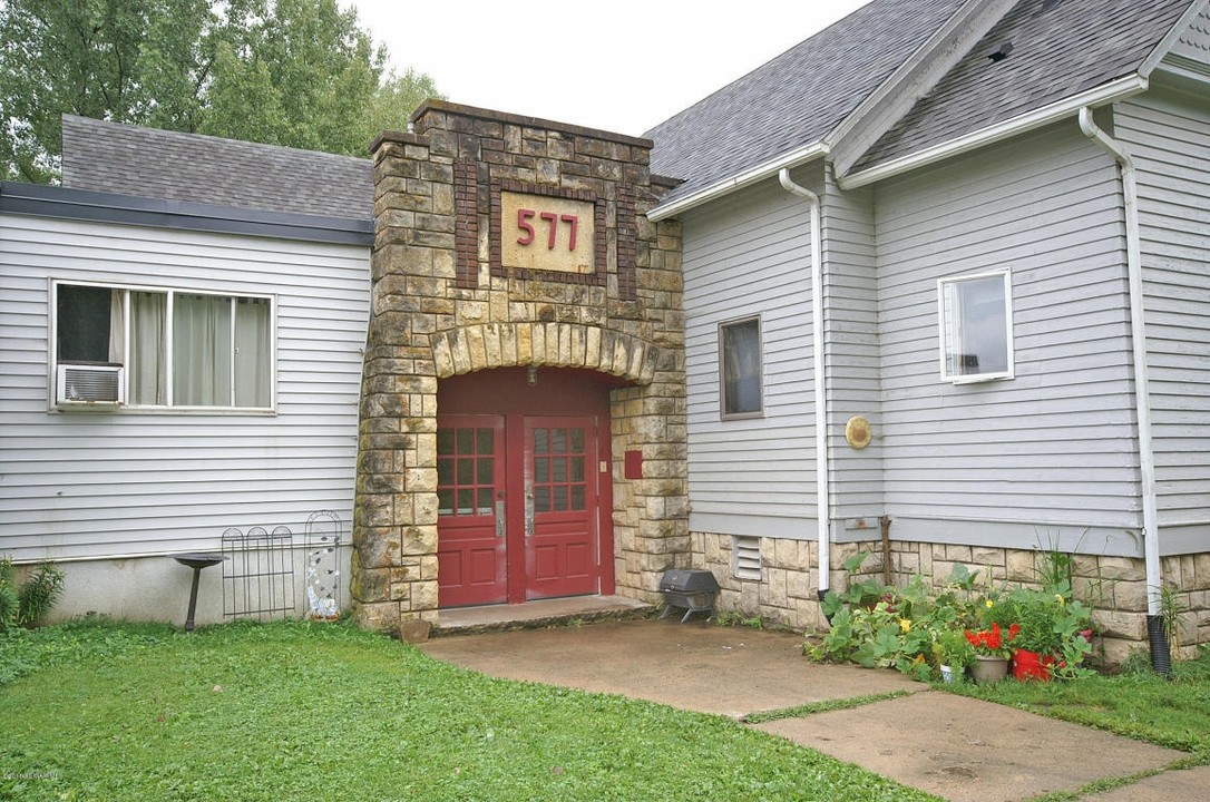 Hammond Apartments in Zumbro Falls, MN - Building Photo