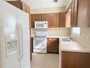 8920 Lewis St in Pensacola, FL - Building Photo - Building Photo