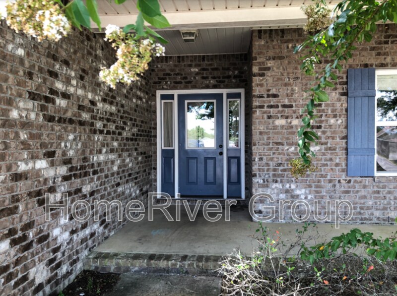 106 Forge Dr in Crestview, FL - Building Photo
