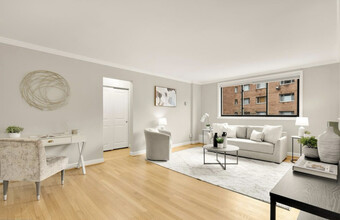 2725 39th St NW, Unit 309 in Washington, DC - Foto de edificio - Building Photo