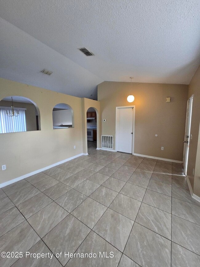 2072 Haulover Ave in Spring Hill, FL - Building Photo - Building Photo