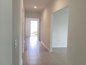 2319 Green Valley St in Daytona Beach, FL - Building Photo - Building Photo