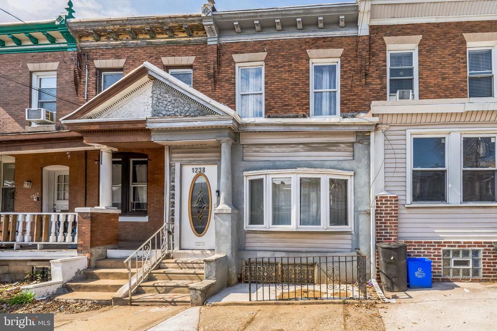 1238 S 46th St in Philadelphia, PA - Foto de edificio