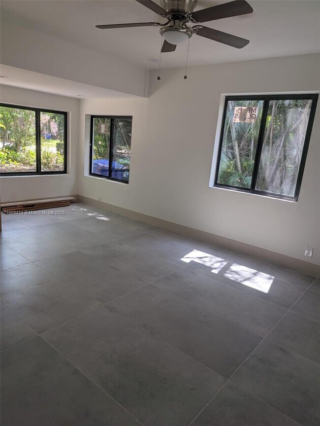 421 SW 11th St in Fort Lauderdale, FL - Building Photo - Building Photo