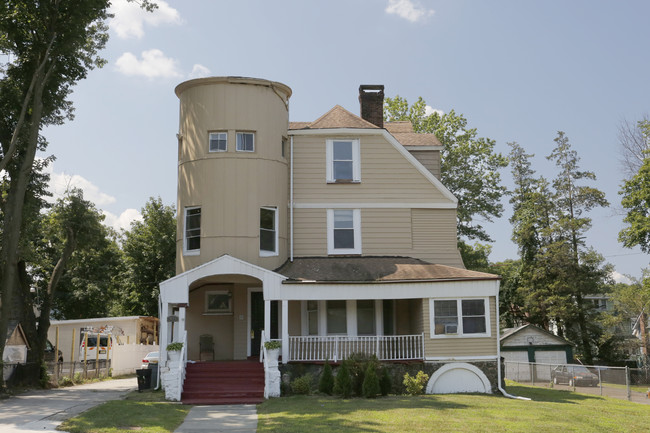 486 Park Ave in Orange, NJ - Building Photo - Building Photo