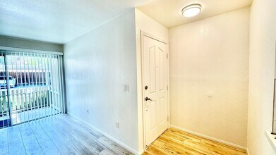 432 Edgehill Ln in Oceanside, CA - Building Photo - Building Photo