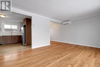 2413 Ryan Dr in Ottawa, ON - Building Photo - Building Photo