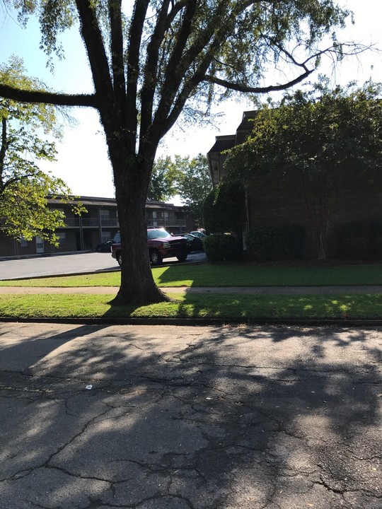 Golf View Apartments in Birmingham, AL - Building Photo