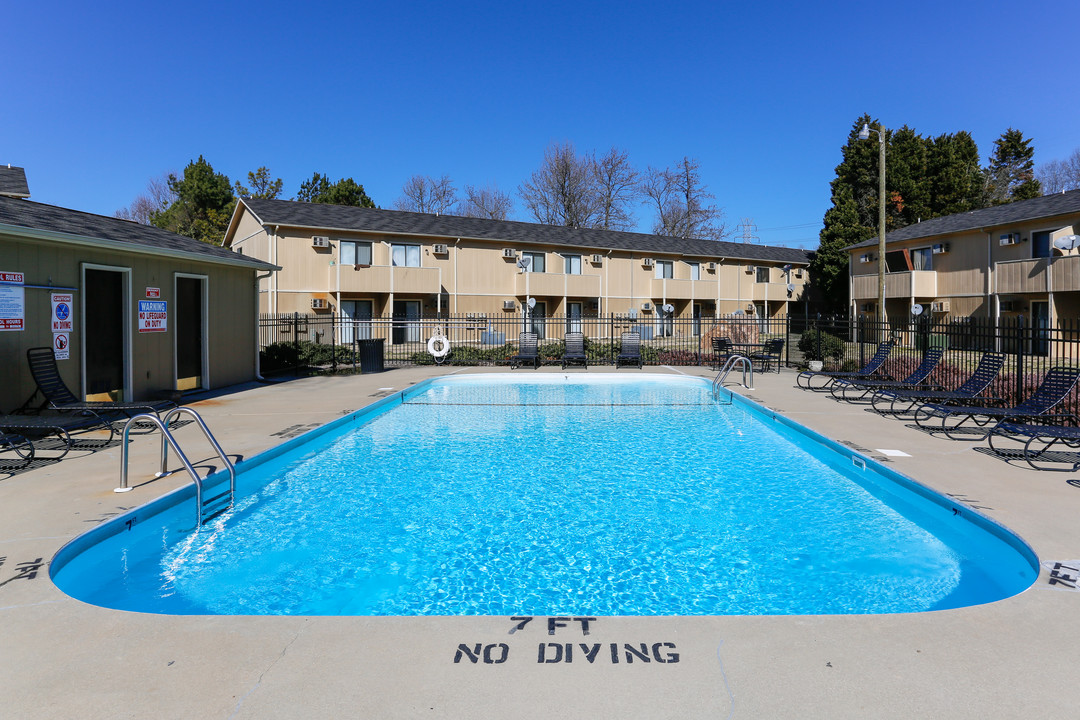 Crestview 4 Apartments in Concord, NC - Building Photo