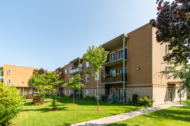 1101 Des Ardennes Rue in Québec, QC - Building Photo - Primary Photo