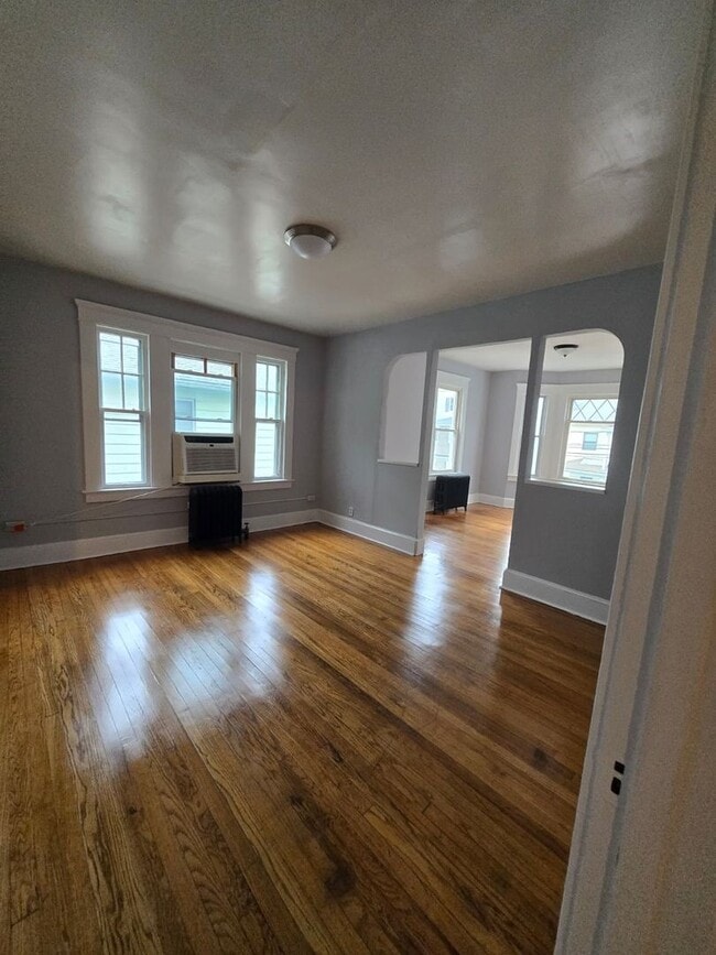 property at 33 Prescott St