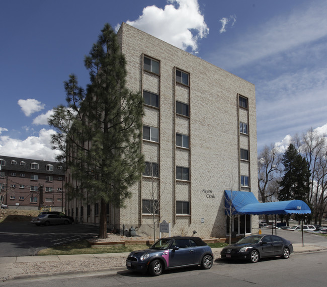 Aspen Creek Apartments in Englewood, CO - Building Photo - Building Photo