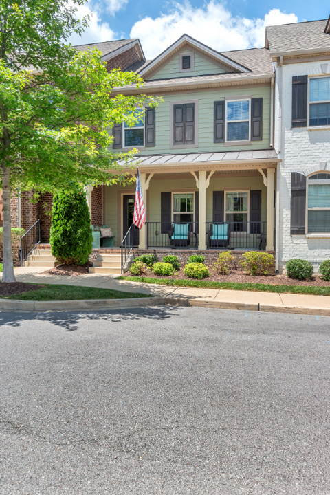 526 Vintage Green Ln in Franklin, TN - Building Photo