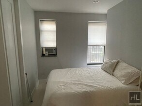 Stanton Street, Unit 2F in New York, NY - Foto de edificio - Building Photo