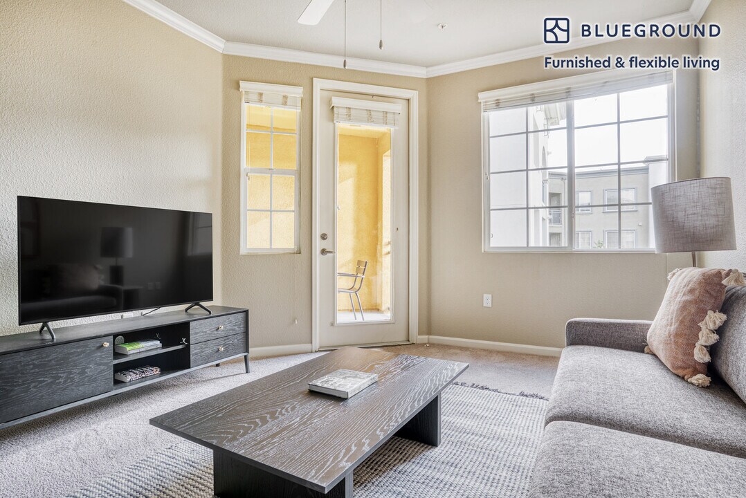 501 Murphy Ranch Rd in Milpitas, CA - Building Photo