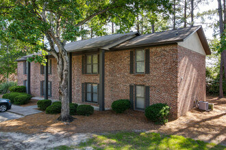 Meadows Apartments in Columbus, GA - Foto de edificio - Building Photo