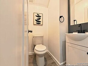 1105 Torreon St in San Antonio, TX - Building Photo - Building Photo