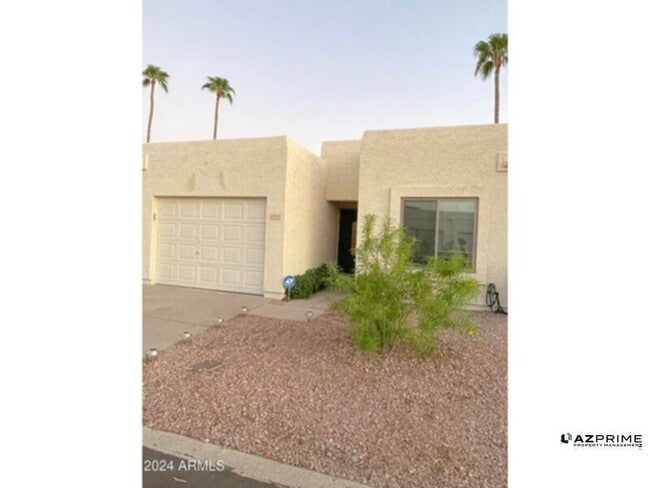 property at 7811 E Parkview Dr