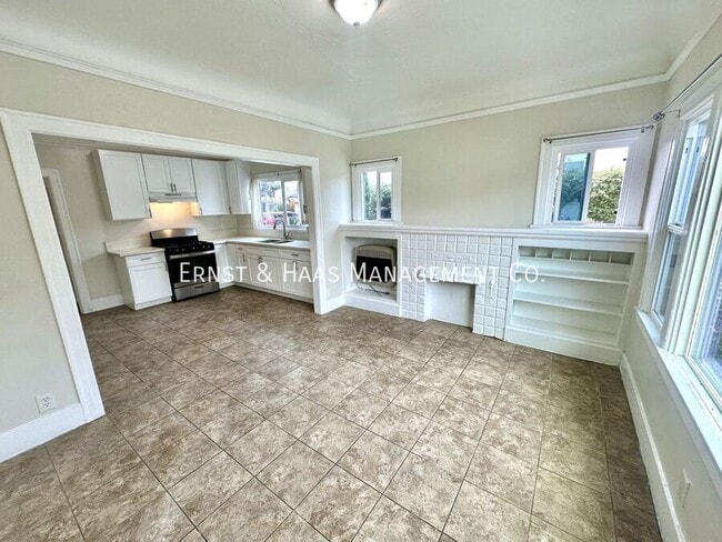 702 E Burnett St in Long Beach, CA - Building Photo - Building Photo