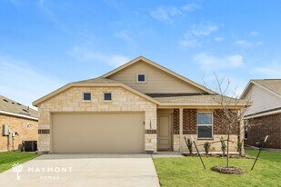 1083 Neyland Dr in Ennis, TX - Building Photo