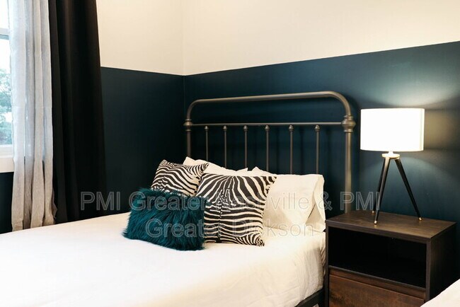 11 N Hill St in Nashville, TN - Building Photo - Building Photo