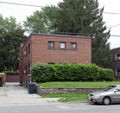 1307 Bayview Ave in Toronto, ON - Building Photo - Building Photo