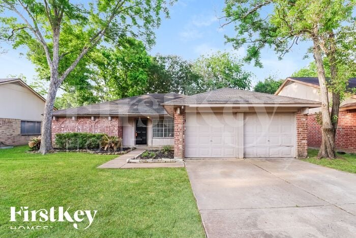13323 Oak Ledge Dr in Houston, TX - Foto de edificio