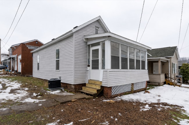 2201 Gould Ave in Clarksburg, WV - Building Photo - Building Photo