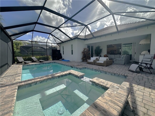 13533 Blue Bay Cir in Ft. Myers, FL - Building Photo - Building Photo