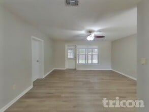 1332 W Hartley Cir in Deltona, FL - Building Photo - Building Photo