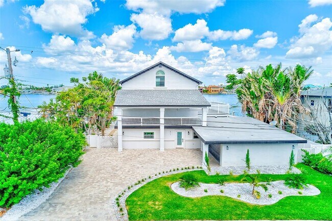 511 55th Ave in St Pete Beach, FL - Building Photo - Building Photo
