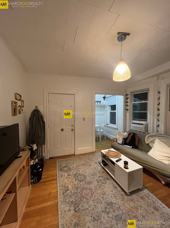 100 Saint Marys St in Boston, MA - Foto de edificio - Building Photo