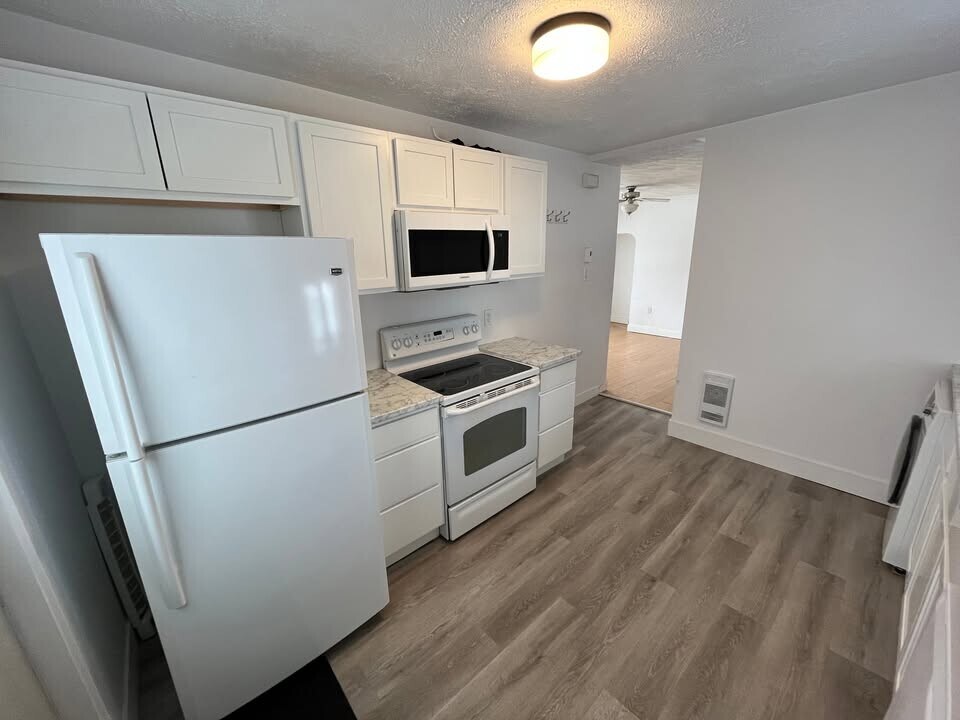 537 York St in Fredericton, NB - Building Photo