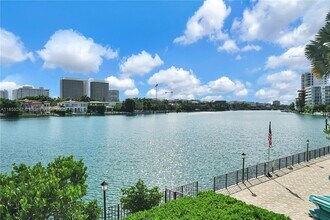 10101 E Bay Harbor Dr in Bay Harbor Islands, FL - Building Photo - Building Photo