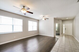 8010 Terrace Arbor Ct in Tampa, FL - Building Photo - Building Photo