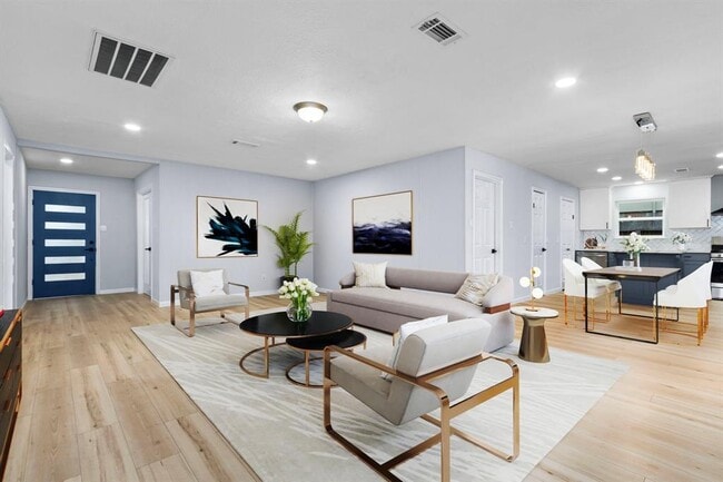 property at 3306 Crestdale Dr
