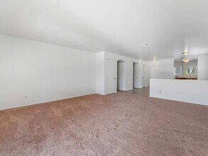 5021 Drifting Pebble St in North Las Vegas, NV - Building Photo - Building Photo