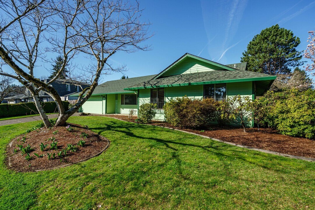 12206 SE McGillivray Blvd in Vancouver, WA - Building Photo
