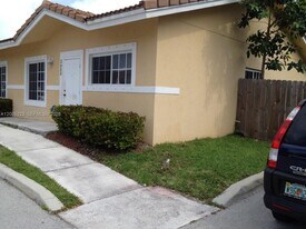 3828 SW 48th Ave in Pembroke Park, FL - Building Photo