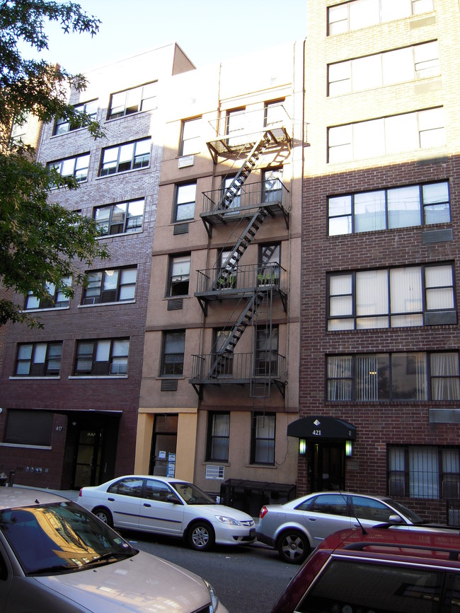 419 E 76th St in New York, NY - Building Photo - Building Photo