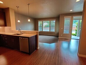 7203 Spencer Ave NE in Lacey, WA - Building Photo - Building Photo