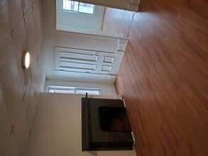 492 Pine St, Unit 2 in Manchester, NH - Building Photo - Building Photo