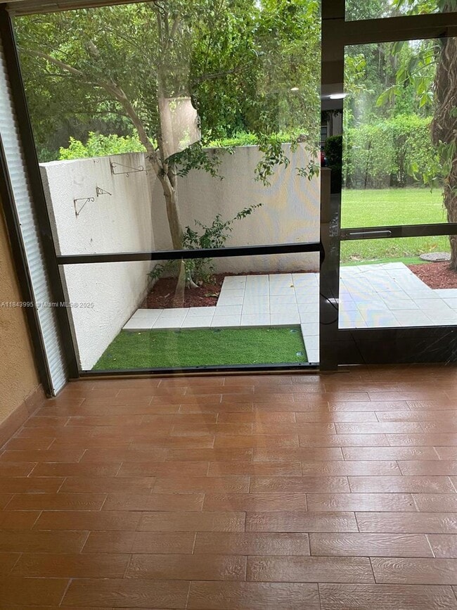 8411 Forest Hills Dr in Coral Springs, FL - Building Photo - Building Photo
