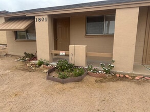 1801 S Plaza Dr in Apache Junction, AZ - Building Photo - Building Photo