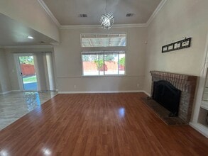 985 Rosenthal Dr in Turlock, CA - Building Photo - Building Photo