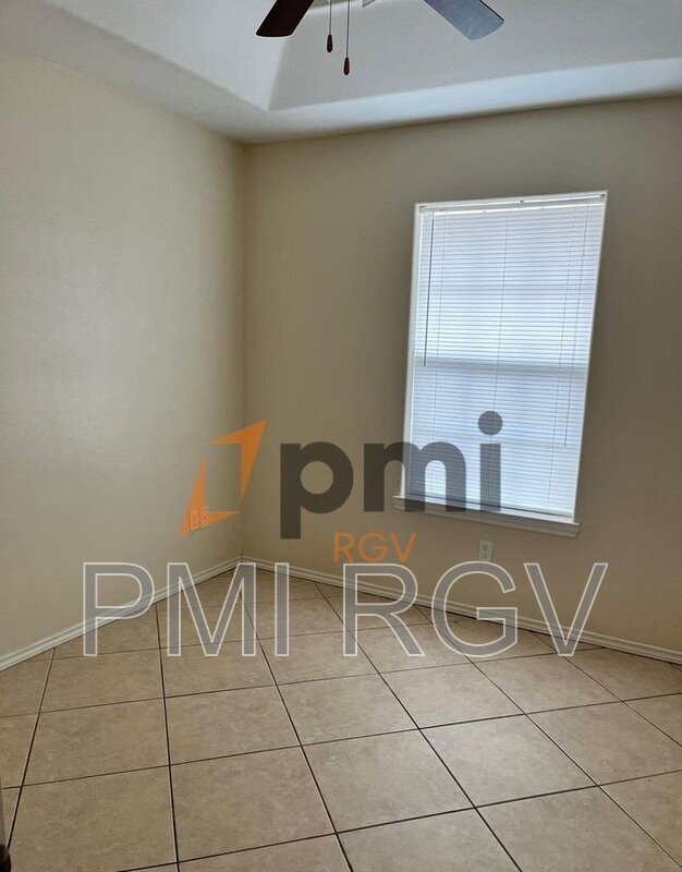 307 W Albatross Ave in Pharr, TX - Building Photo - Building Photo