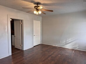 1818 Collins Ave in Wichita Falls, TX - Foto de edificio - Building Photo